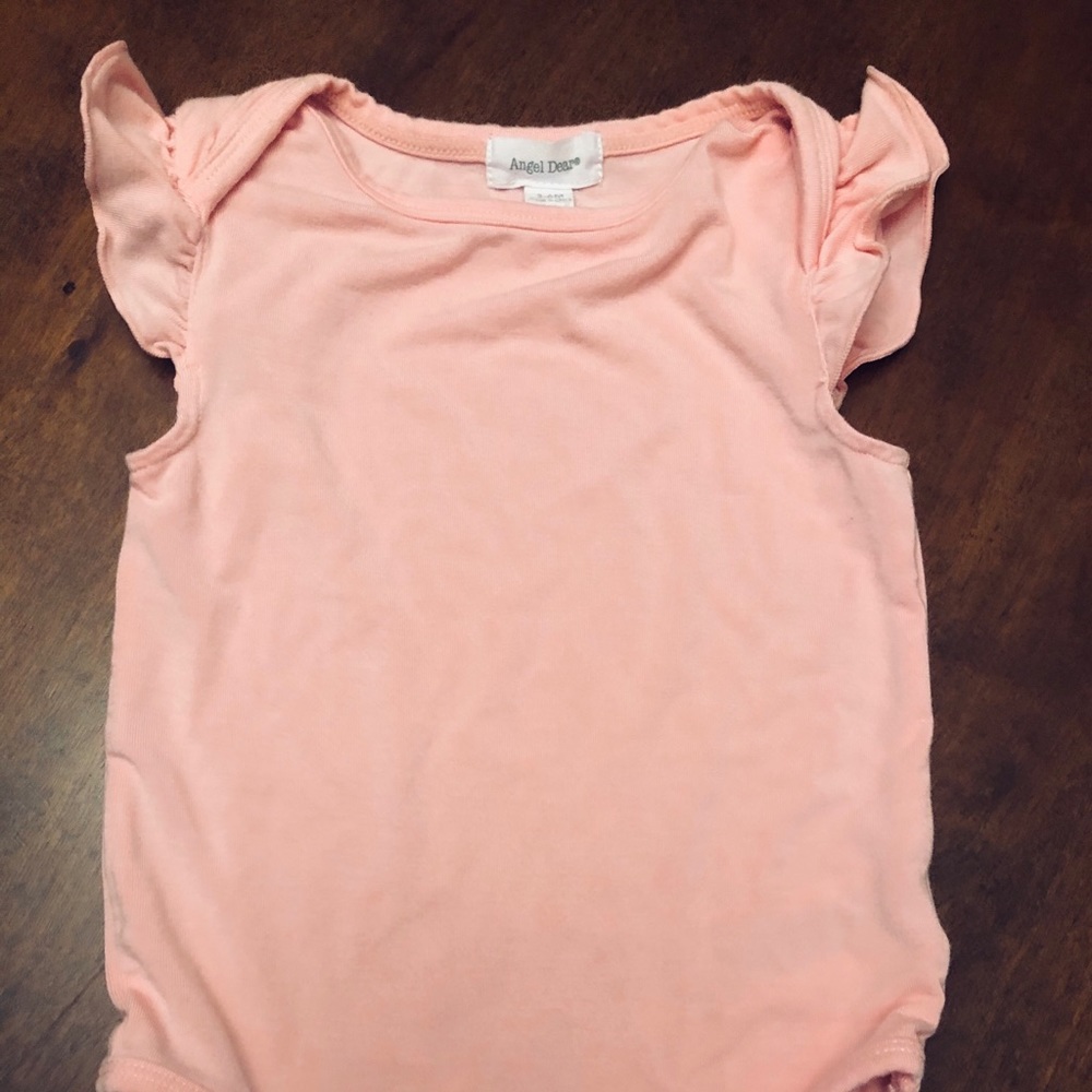 Angel dear flutter sleeve onsie /top